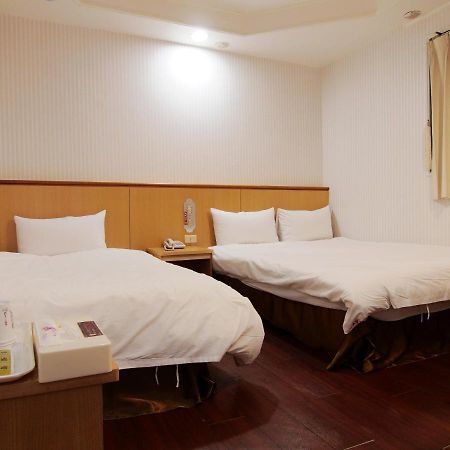 Yi Pin Yuan Hotel Tainan Bagian luar foto