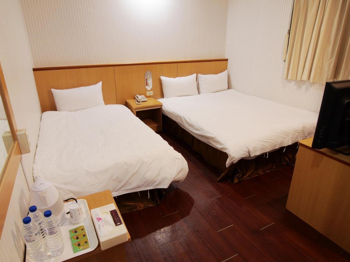 Yi Pin Yuan Hotel Tainan Bagian luar foto