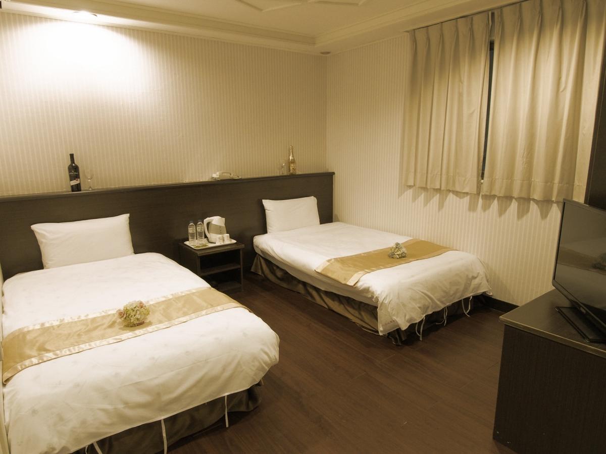 Yi Pin Yuan Hotel Tainan Bagian luar foto