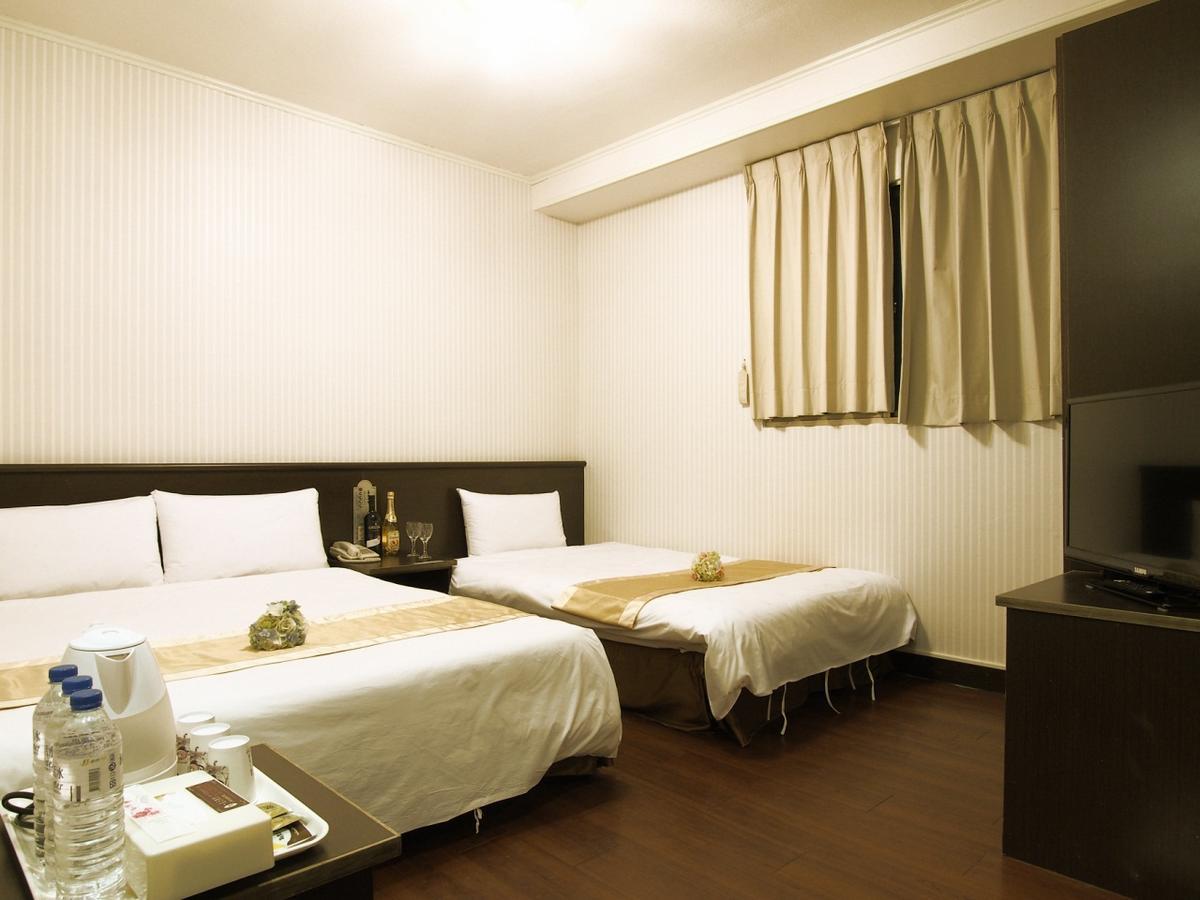 Yi Pin Yuan Hotel Tainan Bagian luar foto