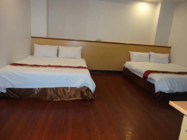 Yi Pin Yuan Hotel Tainan Bagian luar foto