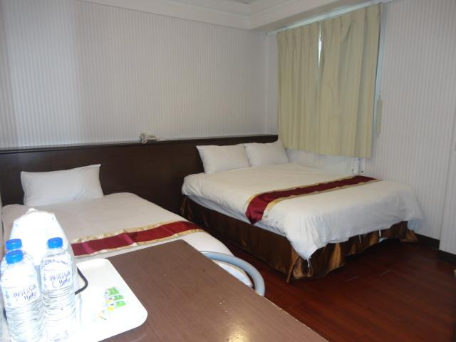Yi Pin Yuan Hotel Tainan Bagian luar foto