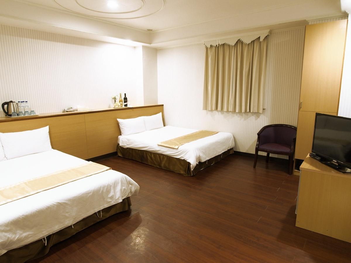 Yi Pin Yuan Hotel Tainan Bagian luar foto