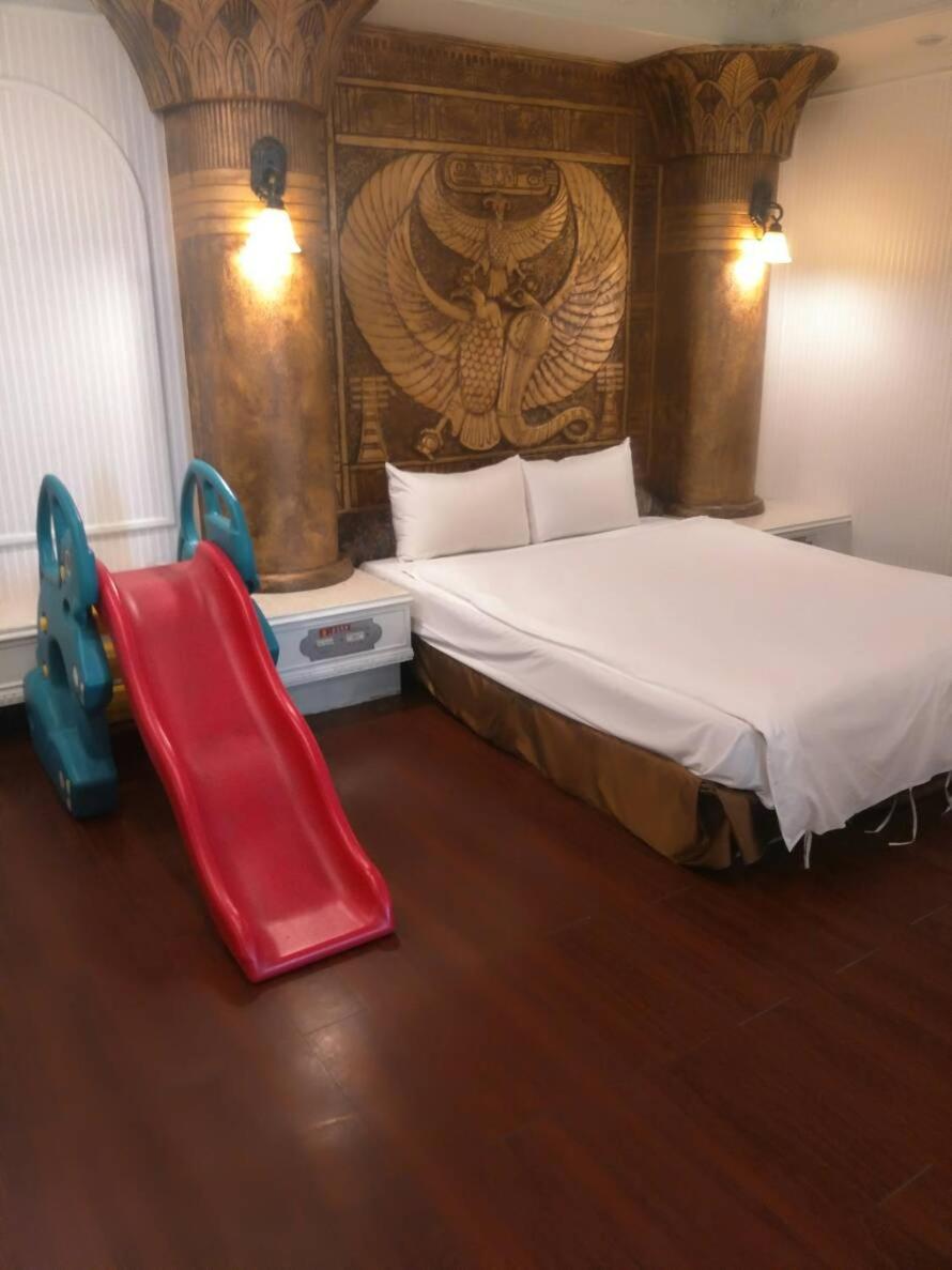 Yi Pin Yuan Hotel Tainan Bagian luar foto